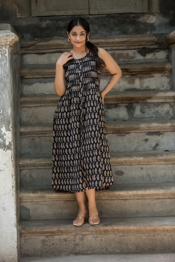Black Cotton Haulter Plitted Dress