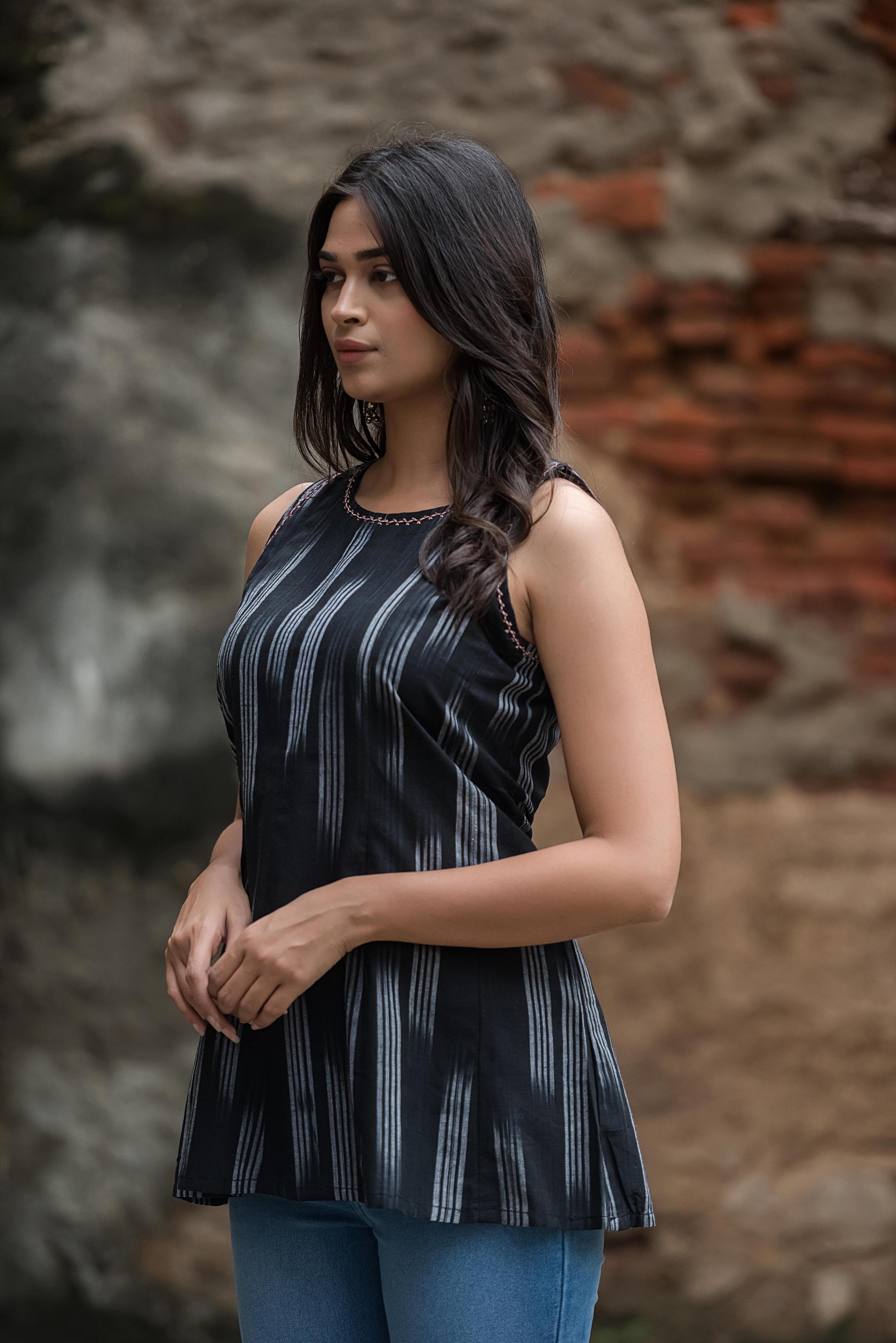 Black Colour 12 Kali haulter Short Kurti